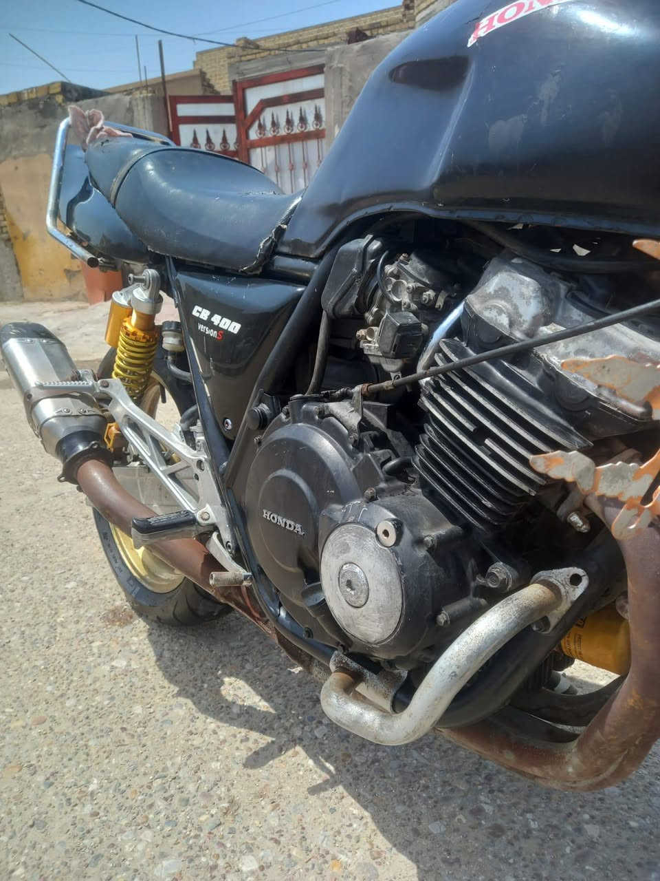 Cb400
سي بي فور ٤٠٠
للبيع للستفسار تفاصيل دراجه 
اتصال عرقم ***********
العنوان ناصريه مركز
