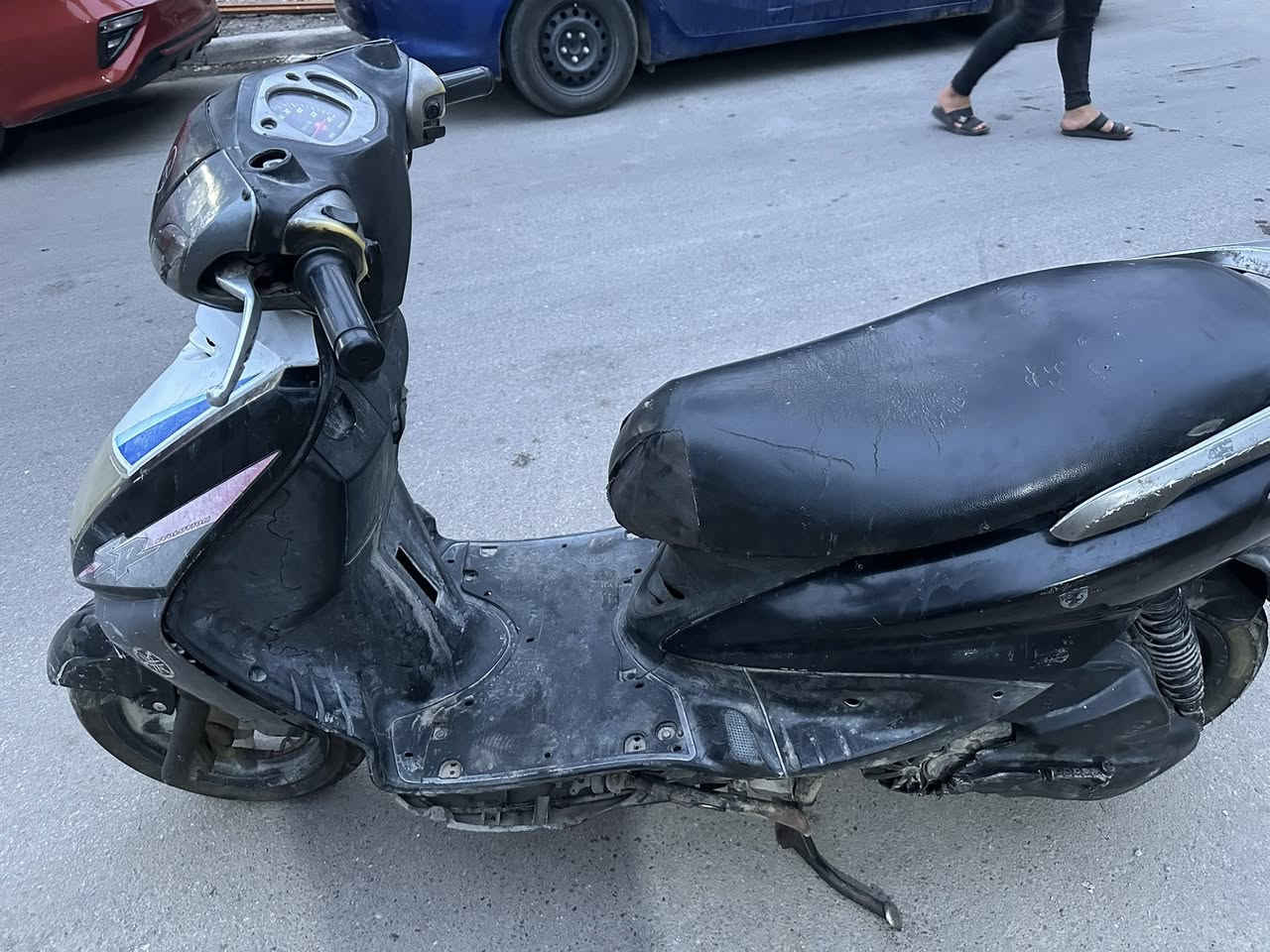 السلام عليكم سكنس نثيه حلوه نضيفه كلها شغاله
كيج بانزين كيج سرعه كهرباءيات كلها كامله بس تحتاج ترتيب 
مكان بغداد الكاضميه
شغاله نكره
 السعر ٣٥٠
الرقم ***********
