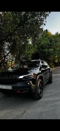 جيب شيروكي (بزون) #الفنة: تريليهوك الللوديل:2022 ا#اللون: اسود #اللوحة...