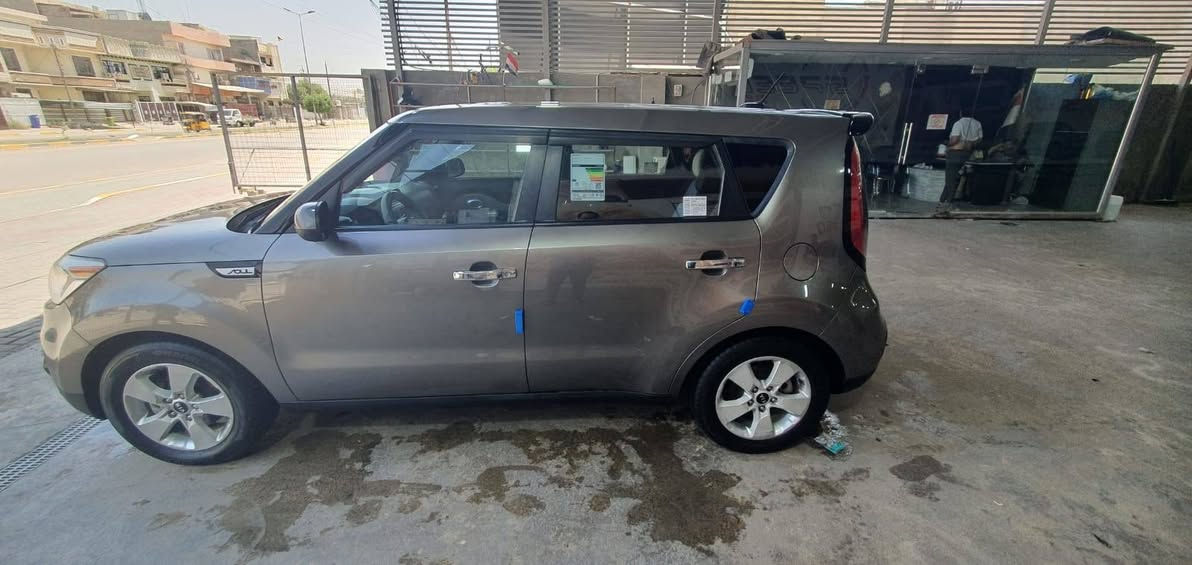 سلام عليكم اخوان
كيا صول للبيع موديل 2019 
رقم بغداد

بسمي شخصيا تحويل نفس اليوم

السيارة جديده جداً ماشية فقط 63 

السياره حادثة فقط الجنطه في امريكا وراجعه ع لبارد بدون اي تبديل تحكم مقود 

محرك 1600 GDI

3 وضعيات للقيادة 

( Normal - ECO - Sport ) 

مكانها بغداد الغزالية

للاستفسار ***********

فقط الشراي يتصل 

السعر 115$ وبيه مجال
