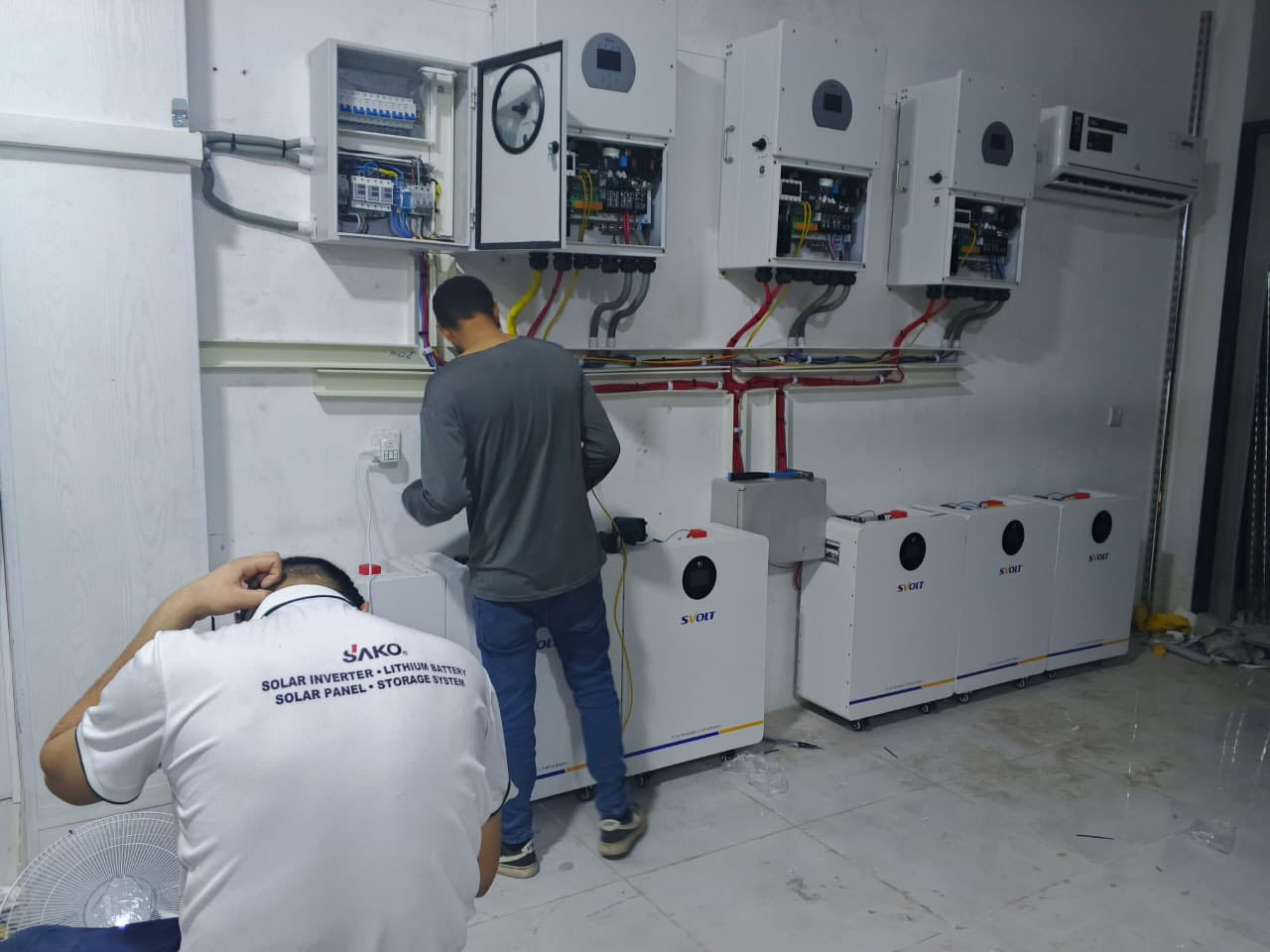 ✋🏻تم تنصيب منظومه طاقه شمسيه ✋🏻

🚨اليوم ابو المول ودع المولد ه وفر فاتورة الوطني 🚨

📍موقع التنصيب. ميترو مول تقاطع الواسطي

تجهيز 150امبير نهاري + 120امبير

-المواد المستخدمه 

-🌅ألواح لونجي 650W دبل كلاص -بايفشل -16بازبار
ضمان اللوح 20سنه 
عدد 75
🔋-بطاريه ليثيوم فوسفات الحديد نظام 17KW-51.20V
 safety 
ضمان 5سنوات استبدال
عدد6
-انفيرتر DEYE12KW 3MPPT- هايبرد 
ضمان 5سنوات استبدال
 
العنوان -كركوك طريق بغداد مقابيل محطة وقود عقبه بن نافع 

📞***********
📞***********

الفرع الثاني _ناحية الزاب 
الفرع الثالث-ناحية يايچي
