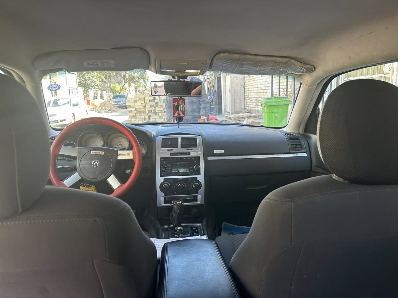 سلام عليكم
جارجر 2010  

سياره جديده 
بيه مكانات صبغ فقط 
رقمه أربيل 
السعر 120$وبيه مجال
الاستفسار ***********
