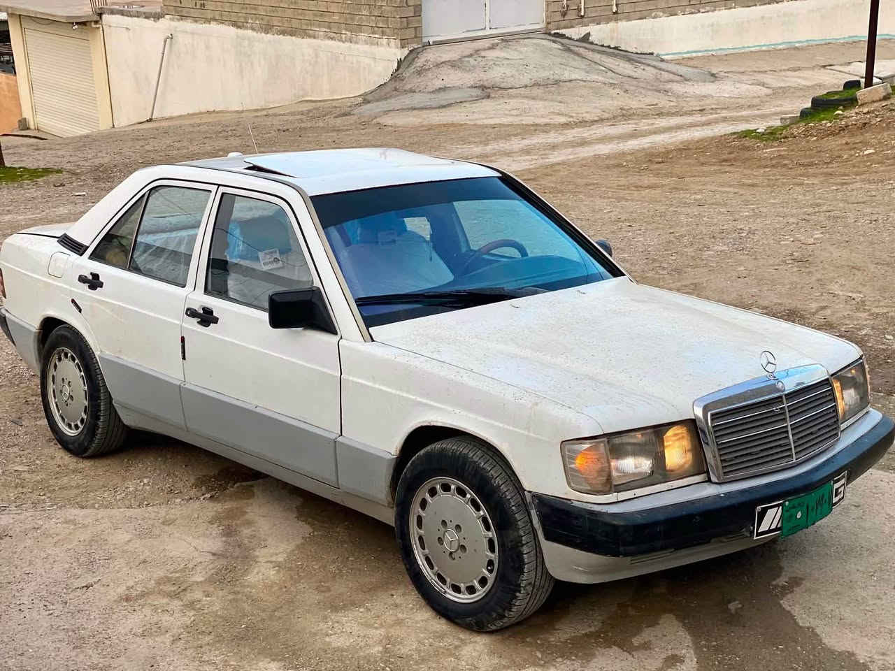 Mercedes 190  
مۆدێڵ : ١٩٩١
مەکینەی کراوە بە ٢٣٠ ی کابرێتەر 
مەکینەکەی لۆکە
گێڕ عادیە  بێ سەر ئێشە 
گێڕ و مەکینە بە شەرتی ١٠٠٠ فیتەر 
 سەنەوی جنوبە وەکالەتیشی لەگەلە بە شەرتی ئەوەلیات
دەعمی نیە  
سڵایدە 
هەر چوار  تایەکەی تازەیە 
کارەبایی +تەقەو ڕەقە بە شەرت 
سعریشی لە خوار هەموو بازاڕە بە تەحەداوە 
٢٦ گەڵاو مەجال 

*********** 
سلێمانی السليمانية, العراق
