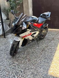 BMW 2016 مرقمه تحويل ثاني يوم عليه باتري Bs وهدرز صالنصه AR وارد أمريك...