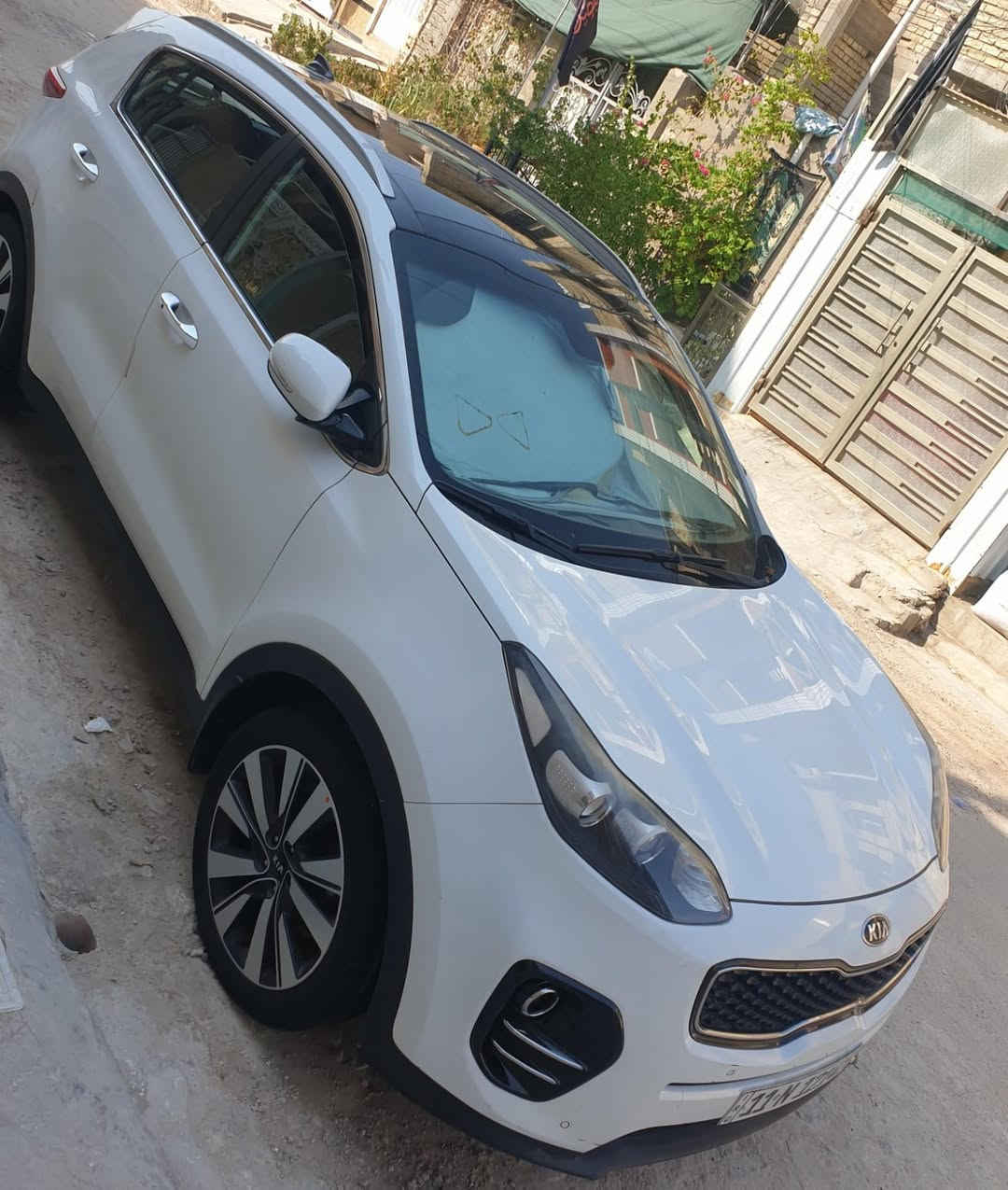 سبورتج 17 خليجي فول مواصفــات 
فول مواصفات
بصمة بانوراما
شاشة كشنات كهرباء
حساسات امامي خلفي كاميرا دوراة
محرك 2000 دوش دخول ذكي ترحيب
بعد بيها مواصفات السيارة فول
مكفولة من الصبغ رقم بغداد بأسمي 
السعر 193 $
بغداد ● الشعب ● حي أور 
***********
