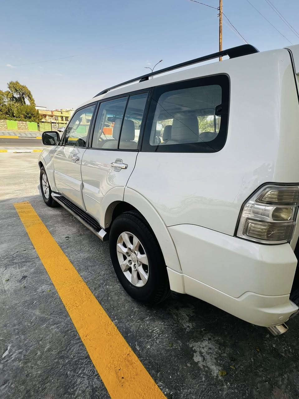 سلام عليكم للبيع باجيرو 2010 حبتور لون ابيض صدفي فول 1/1 سلايت روف كشنات جلد كشنات كهرباء دمامات زراكات تحكم استيرين جهتين السياره بيه ثلاث قطع صبغ كير مكينه خير من الله تبريد ثلج صدر امامي خلفي خير من الله رقم بغداد دولي بسمي العنوان بغداد السعر 128 $ وبيه مجال بسيط اتصل ***********
