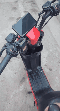 السلام عليكم اخوان دراجه شحن اخت الجديده استعمال قليل لزكات الشركه ونايلون الشركه بعده بيها بايدرات وامبي ثري وسماعات ومرايات بعدهن ما شادهن كلها شغاله مكاني بغداد حي القاهره السعر 425 وبخدمه الشراي   ***********
