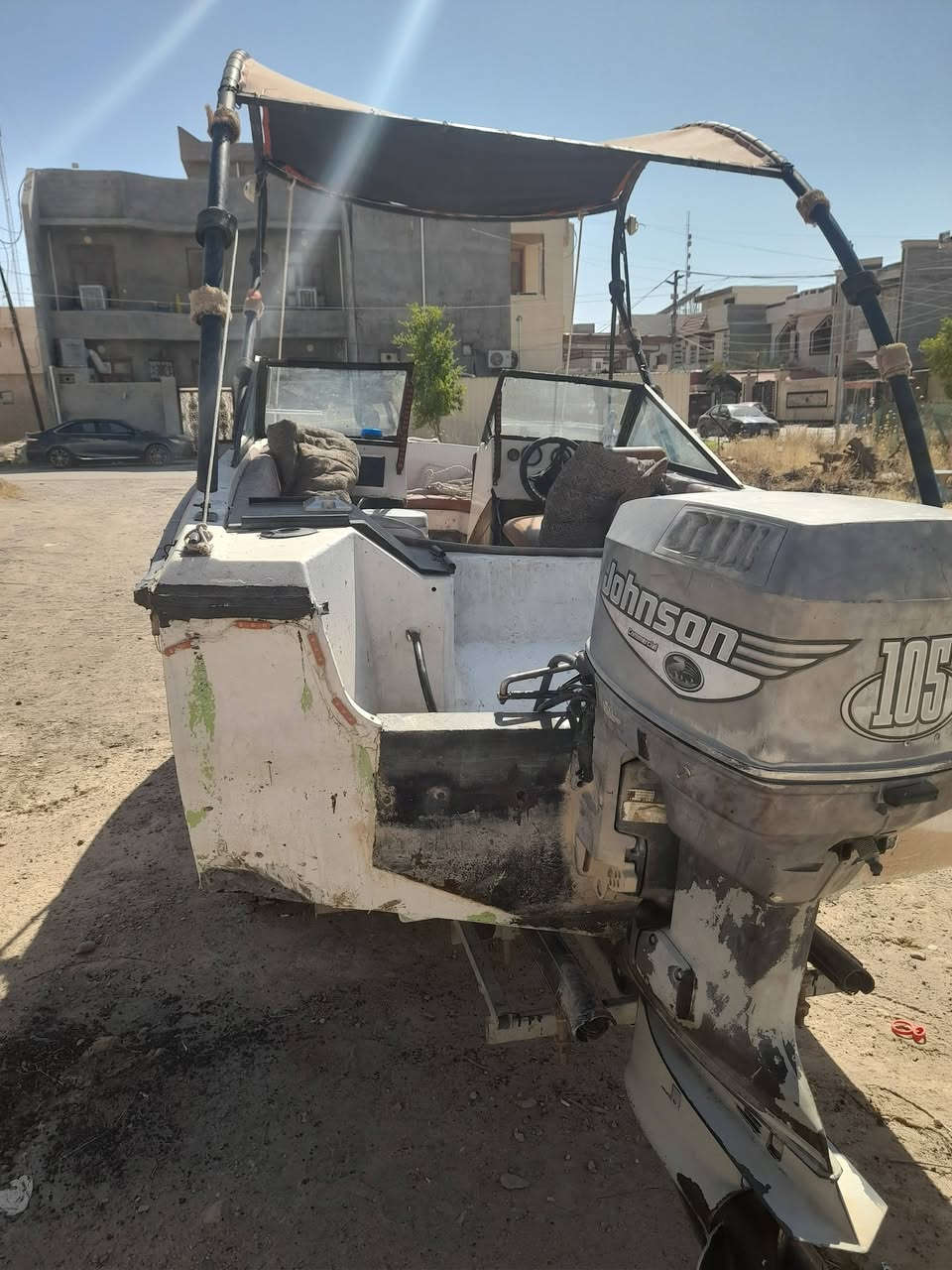 زورق جاهز للبيع
مع محرك ١٠٥ حصان 
ابو الكير الضخم
مع هاي العربانه
السعر ٥٠ ورقه وبي مجال 
رقم الموبايل
***********
