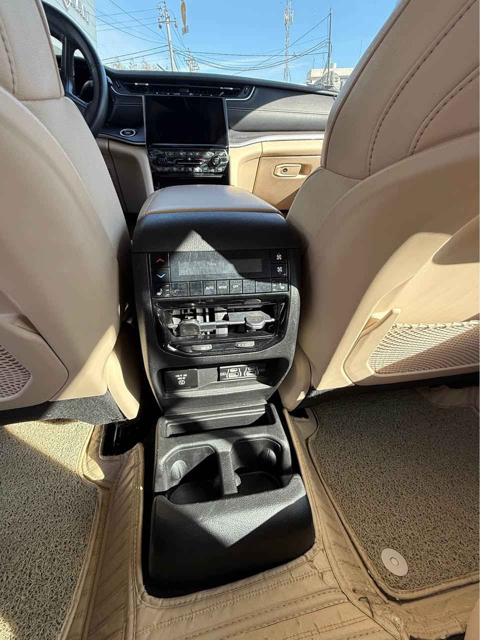 للبيع فقط
جيب كراند شيروكي ال ليميتيد بلاسVip  
موديل 2022
مواصفات خليجية وكالة هارلم مكفولة بدون حادث ضمان الشركة
ماشية 54 الف كم
مراية الراس كاميرا
كوشنات تبريد وتدفئة 
كاميرات ٣٦٠ درجة 
وهاي مواصفات بيها
السعر 350 ورقة
مكان السيارة كركوك
للاتصال *********** كركوك, العراق
