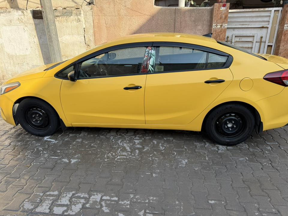 السلام عليكم كيا فورتي للبيع  موديل ٢٠١٧ وارد امريكي حادثه موضح بالصوره وبالعراق بيه جاملغ خلفي بدون دواخل   ايرباك سليمه  صدر جديد تخم تاير جديد كير نص طابوكه شاديه جديد  مكينه دوش  2000 مواصفات نص فول منظومت زنون دوشمه جديده بدون نواقص رقم نكليزي بغداد  هيئه مصفره السعر 122$العنوان بغداد الحرية غير متواجد على الفيس الاتصال ***********
