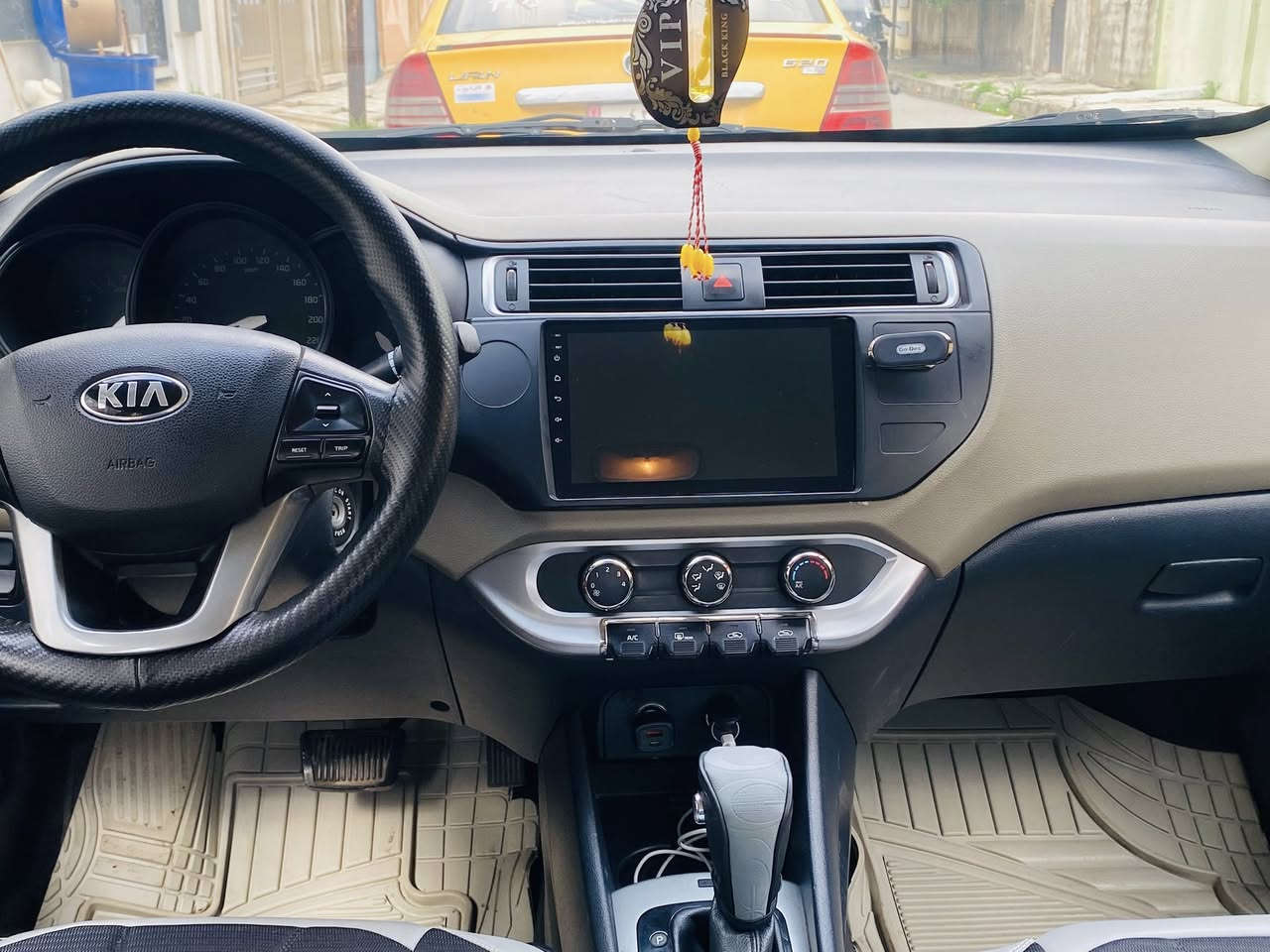 البيع كيا ريو موديل 17 تفاصيل بل صوره السياره بيها حالوب فقط السعر 97 بيها مجال


**إذا كنت صاحب هذا الإعلان وتريد حذفه لأي سبب، رجاءا أرسل رسالة إلى الدعم الفني**