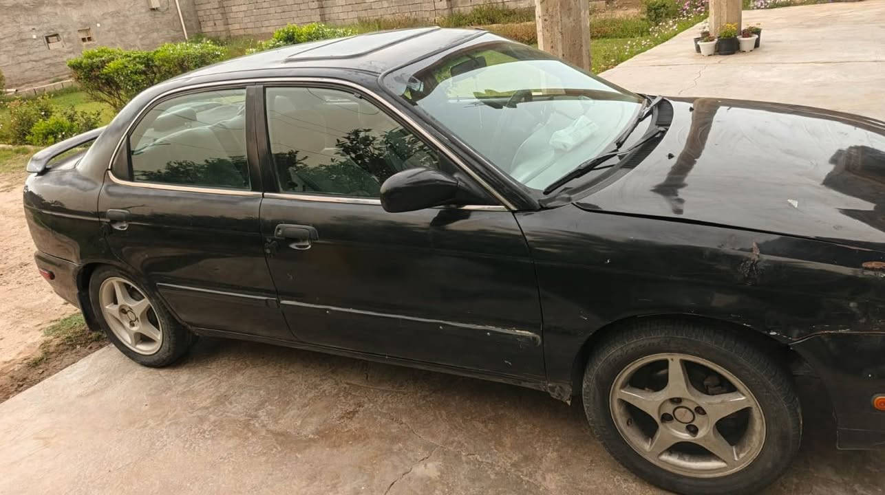 سلام عليكم من رخصت الادمن سازوكي ياباني   موديل 2000 سياره بلاديه بدون صبغ بدون ضربه بدون بارد حداديه حلوه صدر امامي خلفي كامل تخم تاير تبريد ثلج سياره رقم بغداد باسمي تحويل ثاني يوم المكان بغداد  سعر 42 وبيه مجال  للاستفسار ***********
