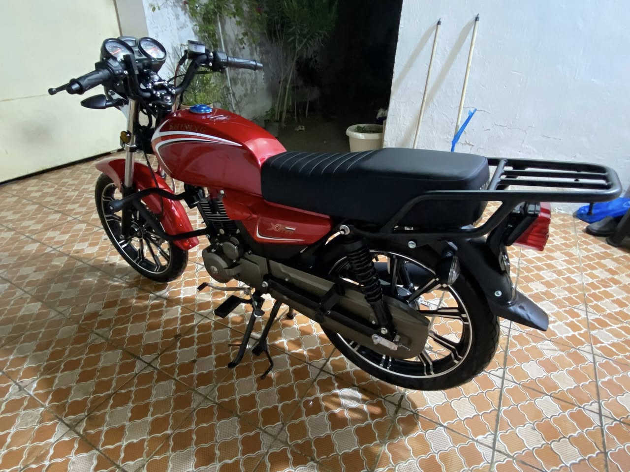 دراجه شاينينغ عراقي للبيع مديل 2023 مطلع من الكرار  ابشهر 12 يوم 25 دراجه علا وضع الوكاله اوراق اصولية ما نقصه شي 
مكاني ناصريه مركز رقم ***********
