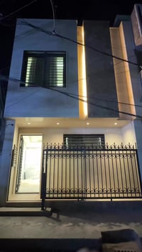 بيت للايجار  يحتوي على ثلاث غرف  غرفتين طابق ثاني وغرفه طابق ثالث  بنا...