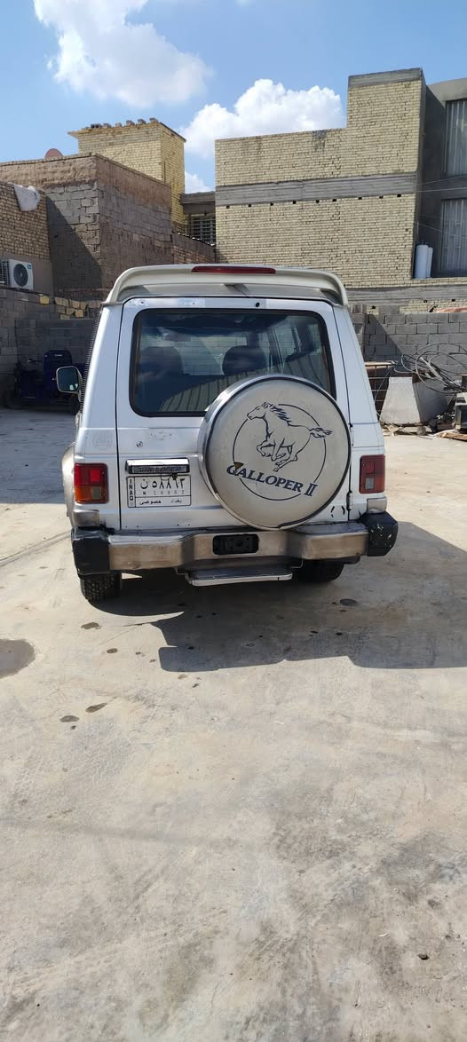 للبيع مديل 1995 بسمي سنويه 27 مكينه ونجي لا تبخير لا تنقيص مكفولات مكينه وكير غرفتها جديده تبريد شغال زاد سبلت خلفي مدوشمه كشنات ورضيه كهربايات كله شغاله دشبول شغال شاشه كامره دواره سياره نضيفه بيه  خياس باب سايق من جوه كد 3اصابع وبيها ثاني بجاملغ هم شويه واضح بصوره قطره صبغ مابيها بنيدها جارد ماصابغه سعر 65وبيها مجال بغداد مدينه صدر حي طارق ***********
