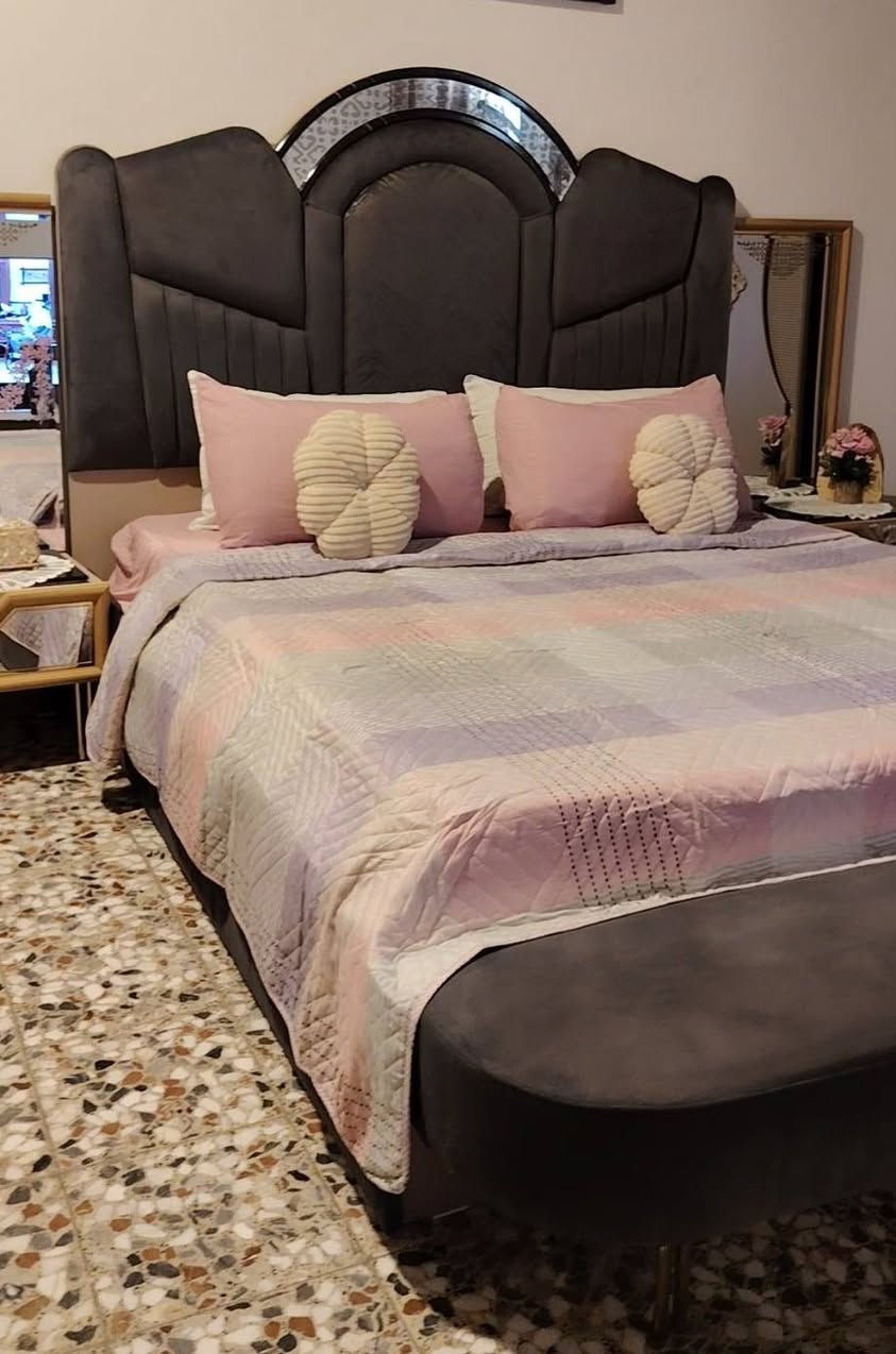 غرفة نوم للبيع نظيفه ٨ قطع ***********
