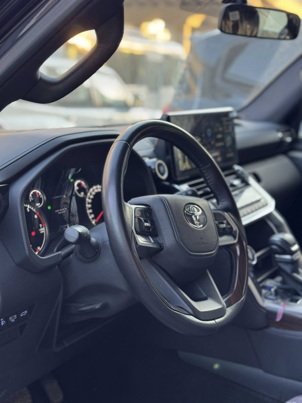 للبيع و مراوس بجمسي دينالي 2025
لاند كروز GXR لمتدد تون تيربو 
لاندكروز  2024   GXR لمتد  

فول مواصفات 1/1 

1- فتحة 
2- بصمة 
3-كراسي كهرباء 
4- كشنات جلد
5- شاشات عرض  
6- حساس خلفي وامامي 
7- جنطة كهرباء 
9- رادرات جانبية 
11- كشنات خلفية كهرباء 
12- 5 كامرات 
14- كشنات تبريد 
15- شاشة عرض دات شو 
وباقي مواصفات ال limted. 
حجم المحرك 3.500 تون تيربو  
#مع  صندوق ملحقات كامل
ماشيه 13.000 الف بعدها على وضع الوكاله 
(رقم اربيل )
للاستفسار الاتصال على الرقم 
المكان : بغداد  - اليرموك ***********
