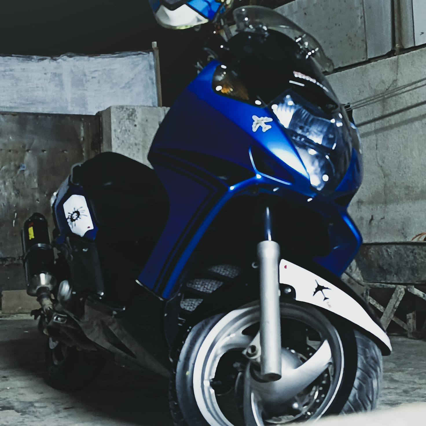 سلام عليكم سلفر ونج للبيع مكينه 
(600لون بلاد مميز)دراجا كفالا لا تنقيص لا تبخيرمي اخضر بانزين كلا محسن دهن اصلي  خير من الله أدامه جديده دراجه مثل ما كدامك مثل ما تجي شوفها صور ضالمتها بل واقع احلا جديده كشي ما عوزها الله شاهد صالنصه لبلاد موجود كهربائيات كلها شغالا
 سعرها ١٨وبيها مجال الطيبين  مكانها زعفرانيه 
***********
