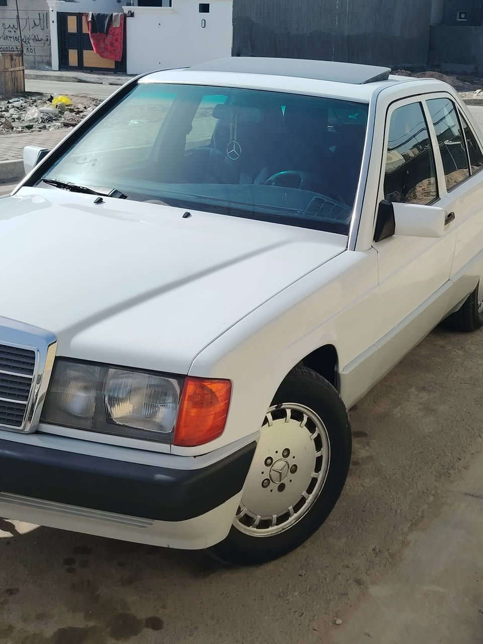 سلام عليكم مارسدس ١٩٠ للبيع موديل ٩١ محرك ٤سلندر عنكبوت *********** سعر ٦٠ وبيهة مجال
