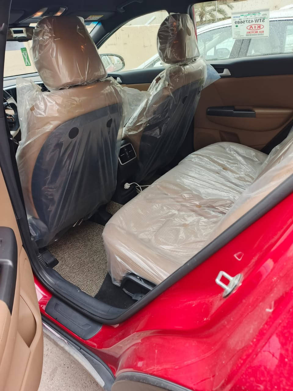 السلام عليكم سبورتج للبيع خليجي موديل 21 سياره حلوة وخير من الله مكينة 2000 دوش ماشية 46السيارة على وضع الشركة مواصفات بصمة كشن كهرباء كامرة دوارة حساسات خلفية امامية شاشة كبيرة سعرها 200 مكاني المشتل للاستفسار 
***********حجي وسام
