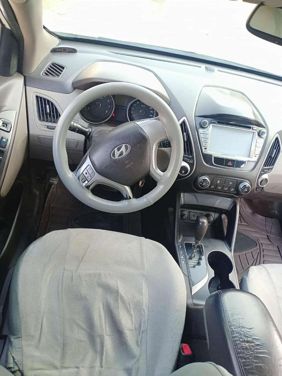 توسان خليجي رقم بغداد بسمي سنويه لل30 مكينه 2000
مكينه كير حداديه كفاله تبريد ثلج ❄️ تخم تاير جديد سياره جاهزه للاخير بيه صبغ قطعتين اثر اشخوط مكفوله سياره من الضربه والتبديل سياره فول مواصفات عده الفتحة 
السعر 119 وبيه مجال مكاني بابل ‏‪***********‬‏
