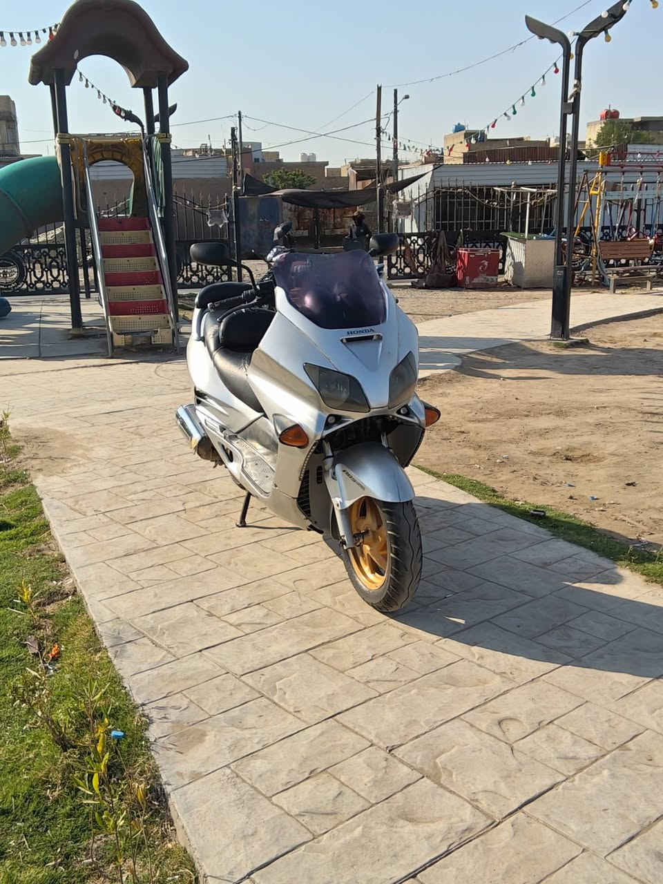 السلام عليكم 
فورزة06 للبيع كهربائيات كلها شغالة نكرة بكل وقت محركها ناعم دراجه حلوه ما نقصها شي فقط تنضيف كابريتر مكاني بغداد حي اور السعر 550 وبيها مجال للطيبين شي بسيط *********** واتساب فقط!
