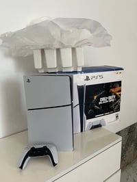 Ps5 سلم  جهاز نظيف استعمال قليل لوك ستيكر اليدة نظيفه  السعر 750  المو...