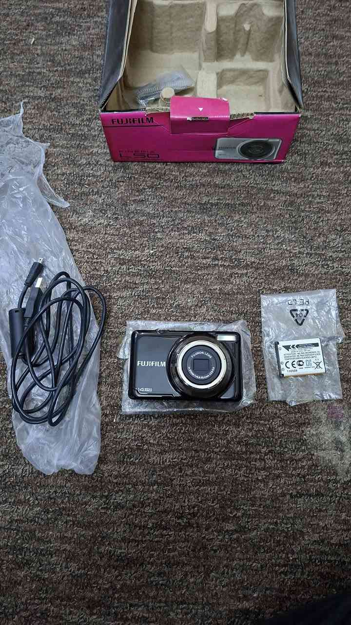 السلام عليكم بغداد البلديات الضباط كاميرا للبيع تصوير  فيديو و صورة جديد ذاكرة 2
*********** واتساب 
100 الف
