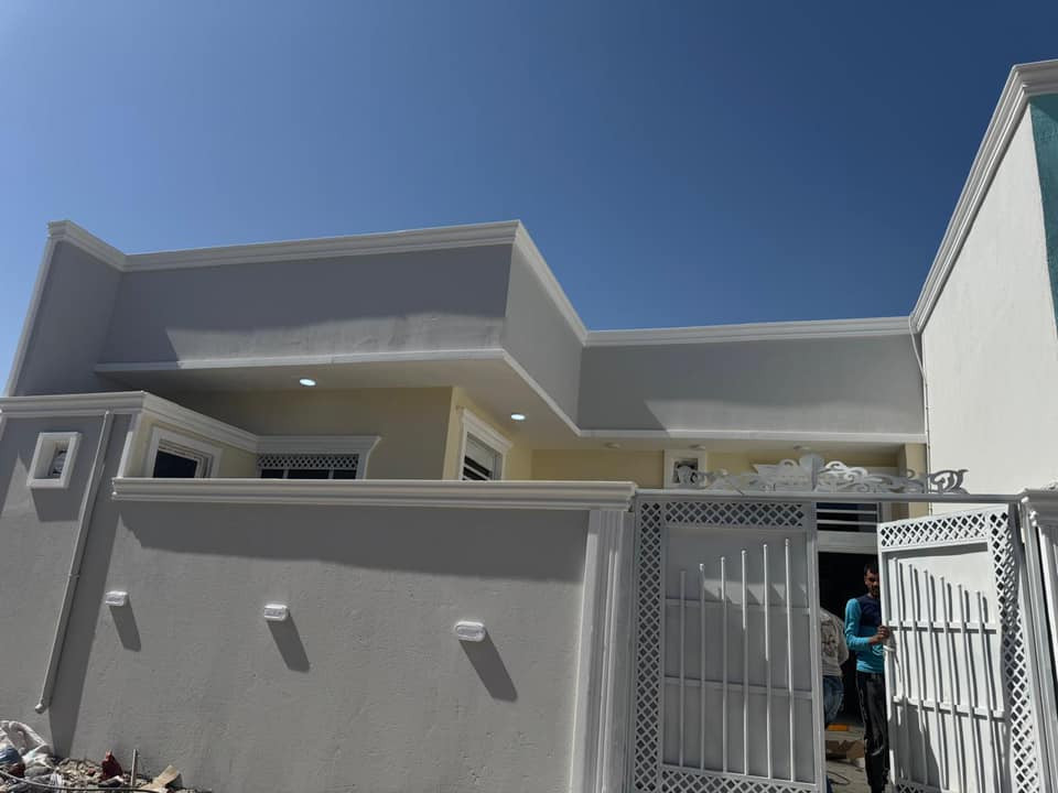 بيوت ثنين طبك مساحه الواحد ٢٠٠ متر بناء جديد ٢٠٢٦ يتكون البيت من غرفتين وصاله واستقبال ومطبخ وصحيات داخليه وخارجيه بناء بلوك صب كونكريت شغل درجه اولى المكان حي السبل الثانيه ***********
