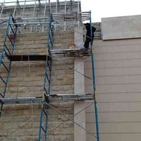 يوجد كادر حجر حلان وجهات وكوبنات وجلي ودرز كرسته وعمل سعار مناسبه ستفس...