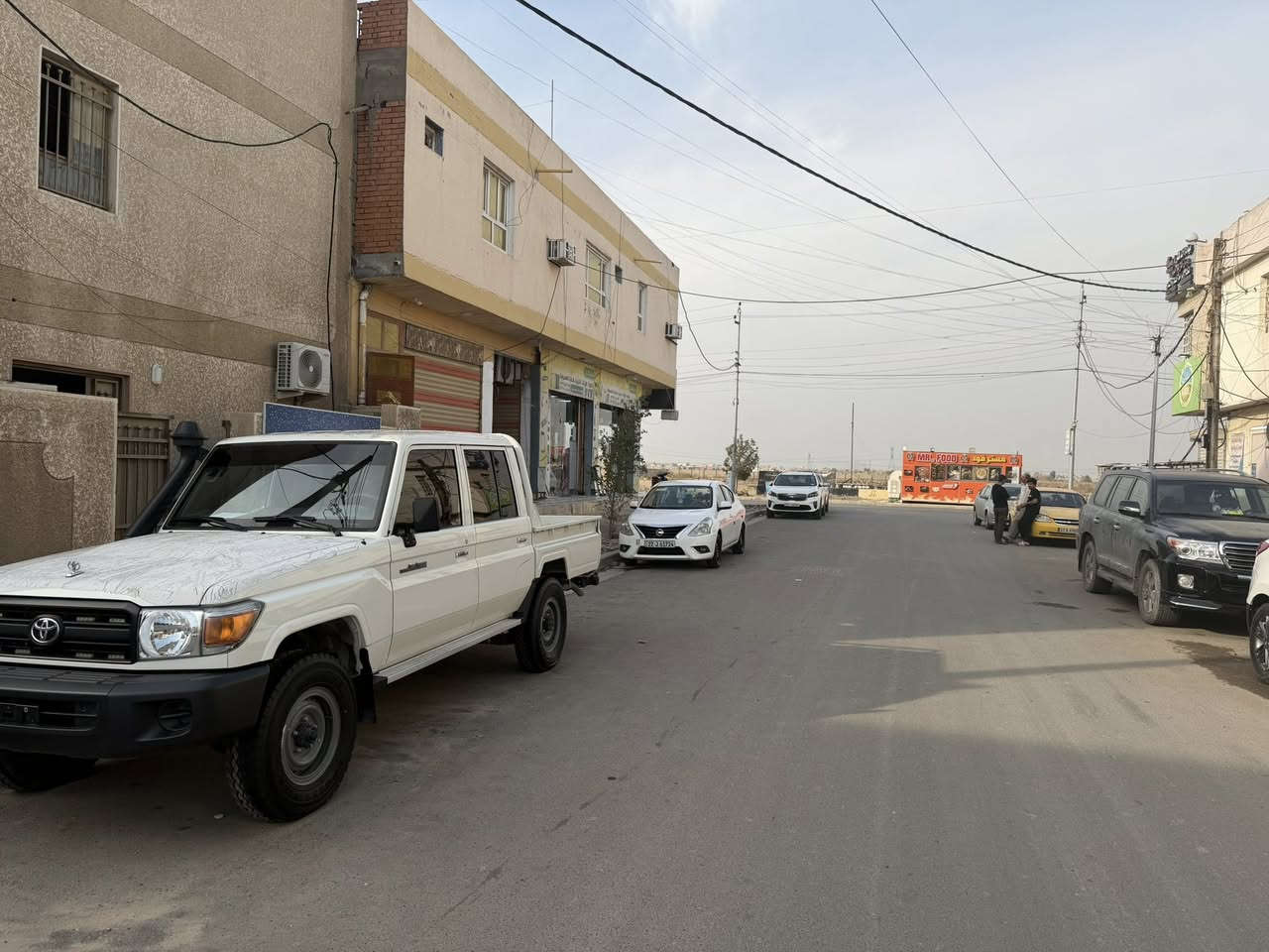 السلام عليكم. قطعه تجاريه للبيع الموقع الثعالبه شارع البانزين خانه قرب اسواق المدينه المنوره 
ترهم تجاري وترهم سكني القطعه مساحتها 200 وبيها فضله 50 متر 
ترهم شقق سكنيه وترهم مجمع طبي وترهم معهد 
ثانيه قطعه ع الركن 
الاستفسار خاص او الاتصال 
***********
