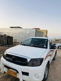 تويوتا هايلوكس • أوراق • متوفر