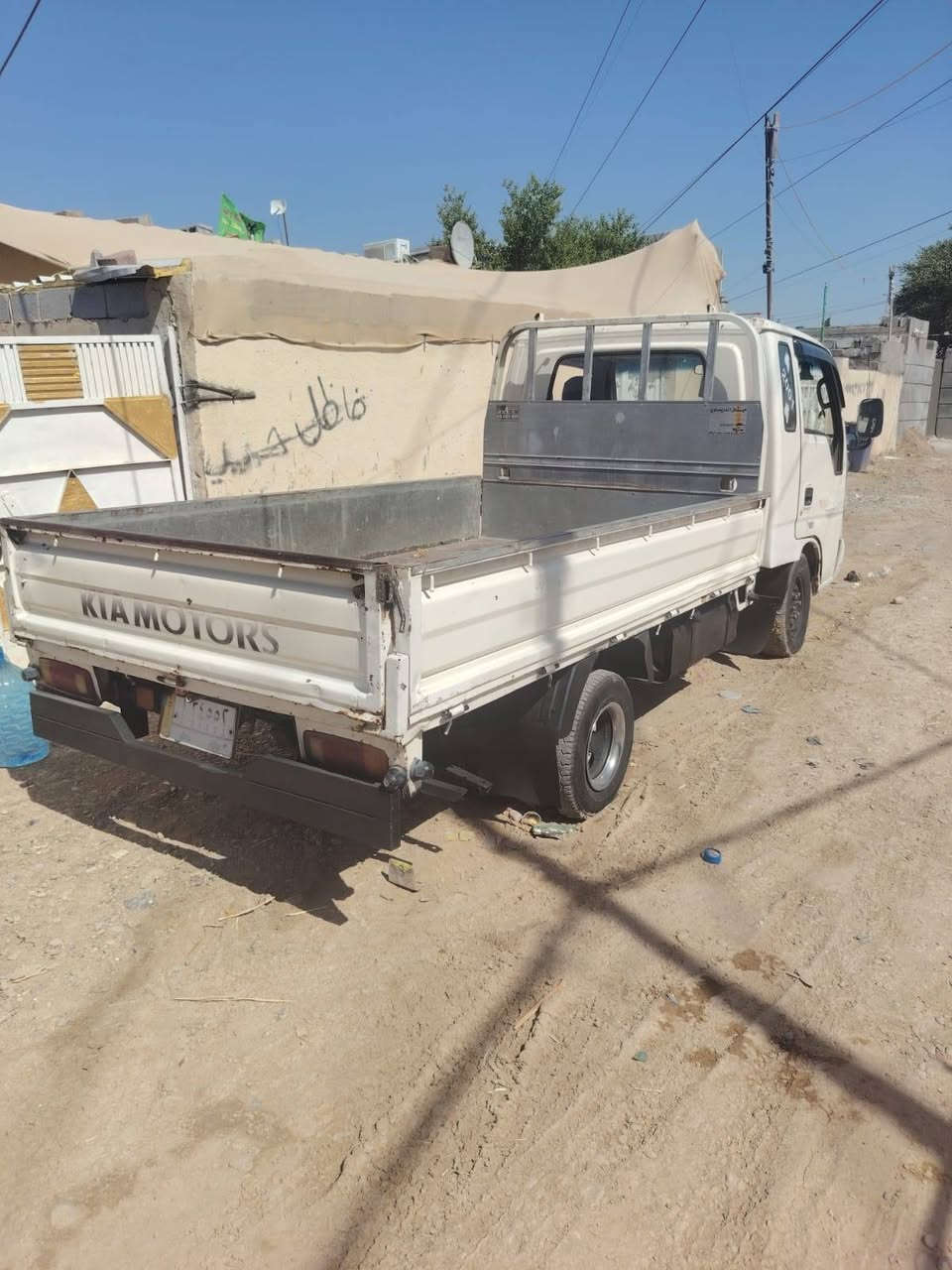 سلام عليكم كيه ام عيون معروضة للبيع موديل 2001 رقم بابل سياره جديده جاهزه مال جناي مكينه وكير جدد شاصي كفاله عامه سياره حلوه وجديده كهربايات كلها شغاله تخم تاير جديد سياره جاهزه خير من الله سعر سياره 58 بيها مجال شي بسيط سياره بسمي تحويل مباشر رقم صاحب سياره موجود يمك ***********
