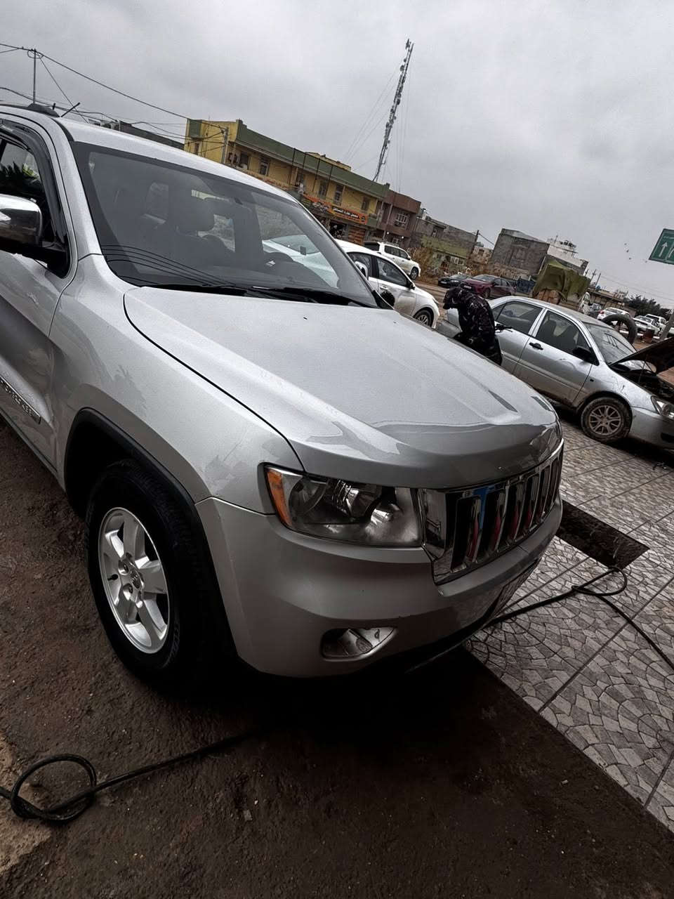 جيب لاريدو 2011 رقم بغداد  باسمي وارد امريكي ضرر بنيد او باب السايق صبغ فقط سياره مكينه او كير صدر تبريد كهربائات كلها مكفوله سياره كامله مابيها اي نقص مكاني بعقوبه ***********
