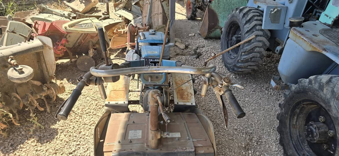 مكائن خاصه للبساتين يدويه داخله حاويه ياباني موجوده في بابل الهاشميه هاتف*********** و***********
