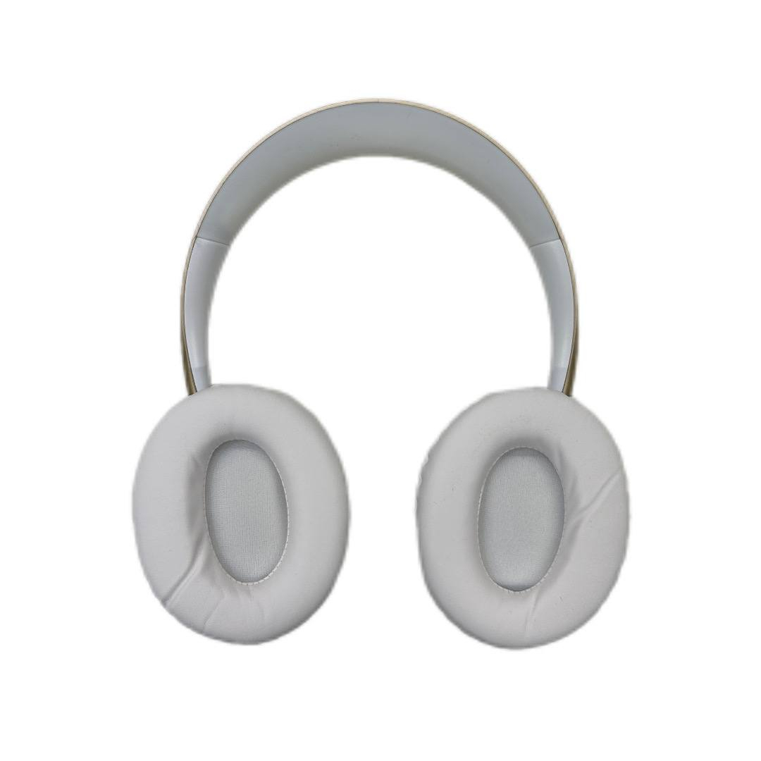 السعر 25شامل اجور التوصيل 
تصميم  مريح وأداء قوي
 تجربة صوت ثلاثية الأبعاد مع إمكانية الاتصال اللاسلكي الطويل وتشغيل مستمر أكثر من 20 ساعة

الاستماع للموسيقى بجودة عالية وصوت نقي.

المكالمات الهاتفية بوضوح مع ميكروفون مدمج.

مناسبة للسفر والعمل بفضل خاصية إلغاء الضوضاء (ANC).

دعم الاتصال اللاسلكي مع الهواتف، اللابتوبات، والأجهزة اللوحية.

 إمكانية الاستخدام عبر سلك AUX للأجهزة غير الداعمة للبلوتوث.

حجم الدرايفر: 40 مم

استجابة التردد: 20Hz – 20kHz

الحساسية: 96dB

أقصى ضغط صوتي (SPL): 111dB

حساسية الميكروفون (@1kHz): -42dB

زمن التشغيل: +20 ساعة متواصلة بالشحن الكامل

 خاصية Smart Power Save: تنطفئ تلقائيًا بعد 3 دقائق من عدم الاستخدام

دعم ملفات البلوتوث: HFP v1.6، HSP v1.2، A2DP v1.2، AVRCP v1.4

 تردد البلوتوث: 2.402GHz – 2.48GHz
 
مدى نقل لاسلكي ثابت بجودة عالية (GFSK, π/4 DQPSK, 8DPSK)

 دعم AUX 3.5mm لاستخدامها كسماعة سلكية

 شحن عبر كابل USB مرفق


**إذا كنت صاحب هذا الإعلان وتريد حذفه لأي سبب، رجاءا أرسل رسالة إلى الدعم الفني**