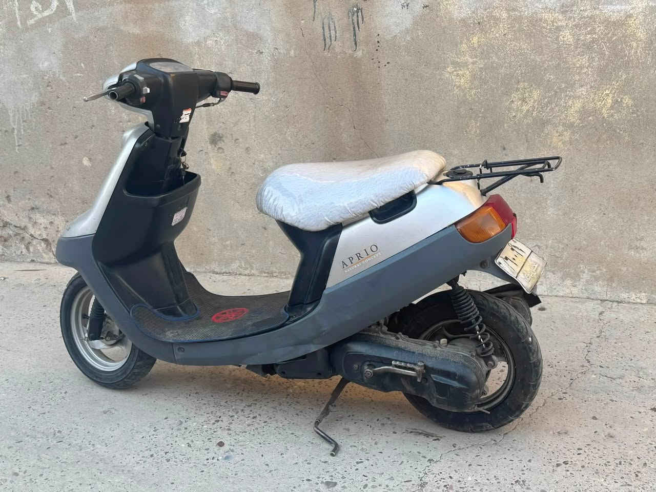 ماطور للبيع نضيف حيل مكينه ما مفتوح شاصي شرط معدل شلعه نار ماطور ويرمنيه كلها شغال قبق هندر مفتوح بس قايش ونا مال اكسن مآبي صوت العنوان موصل حي التأميم قرب الحمام رقم التلفون ***********بس رقم متواجد السعر 300وبي مجال
