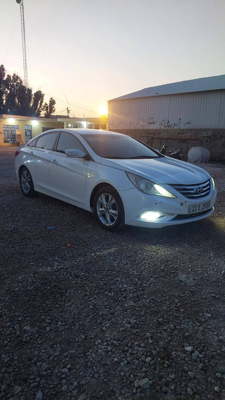 سوناتا خليجي للبيع 2011 السيارة جاهزه من كلشي وتجي تفحص وتشوف السيارة مكينه 2400 منضومة زنون كامله السيارة مكفوله كير ومحرك علشرط مكاني الديوانيه الحمزه الشرقي اذا شراي خابرني وتدلل ***********
