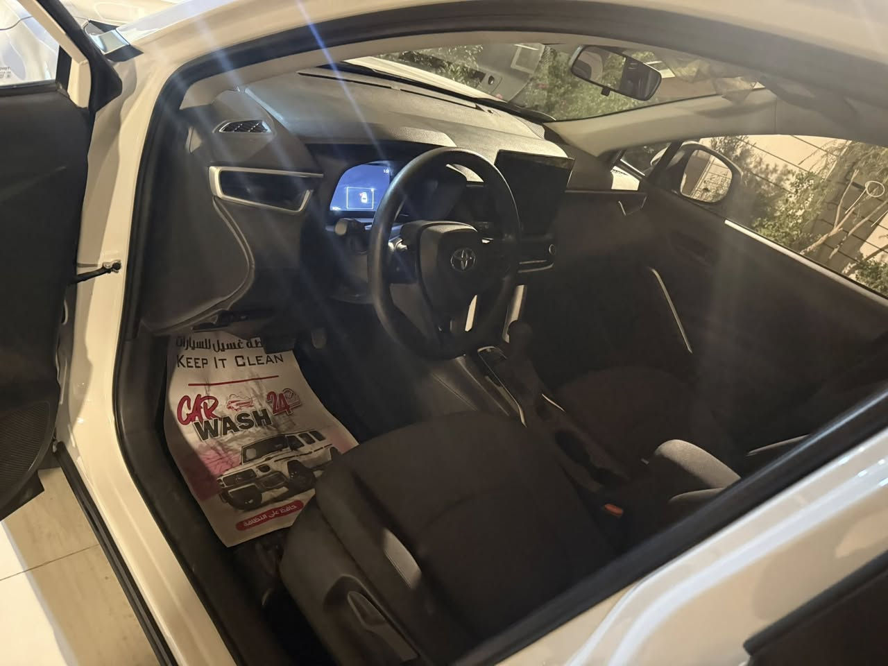 السلام عليكم
كورلا كروس هايبرد 
موديل /2025 
رقم / بغداد 
ماشية/11 الف كم 
فتحة بصمة فول مواصفات عدا الجلد 
السيارة مكفولة كفالة عامة عدا رصعة باب خلفي كد اصبع 
السيارة محجوزة المالك / جيراني والكفيل زوجته معلمه تتواجه وياه 
تريد وكالة عامة خاصه حاظر 
السعر /145 ورقه 
هاتف /***********
هاتف/***********
