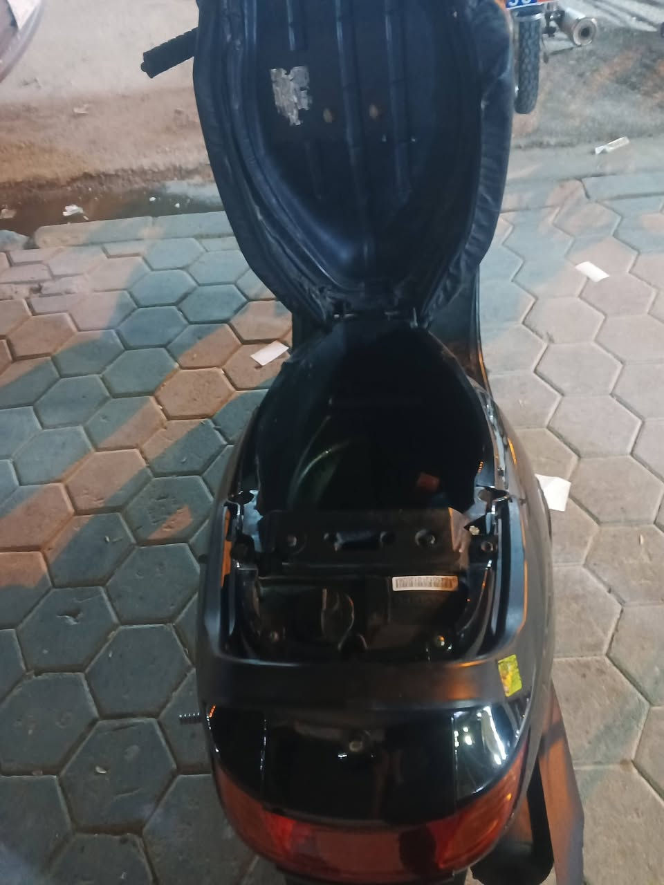 فراشه لبيع مكان نجف دراجه كامله مكمله من كلشي واي نقص مابيهه مكينه خير من الله شلعه تخبل سعرهه 550 وبيهه مجال رقمي ***********
