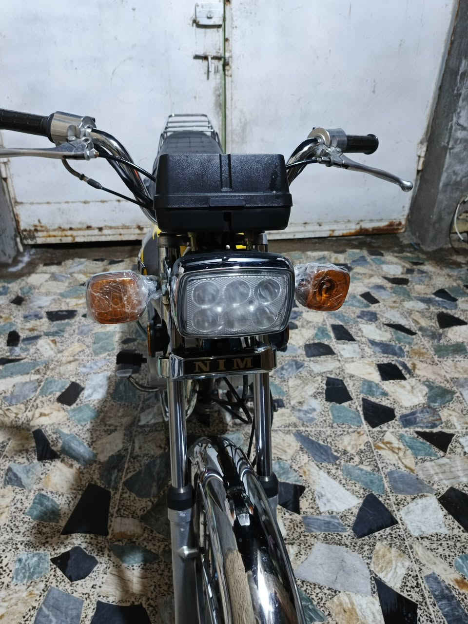 سلام عليكم
دراجه للبيع مديل 2025 سكنر 
كوت قضاء الحي السعر 650وبيها مجال حك الجيه 
***********
