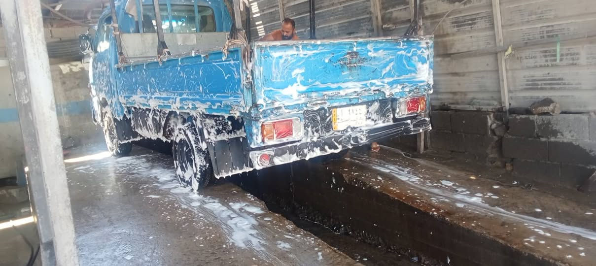سلام عليكم كيه بنكو البيع موديل ٩٣ سياره بحاله جيده مكينه وكير خير من الله لا تنقيص ولا تبخير سياره ترايهه وين ميعجبك كرهبائيات شغاله تخم تاير نضيف يرادلهه تلحيضات بصيطه كسل بي صوت بل نمره  ثالث فقط  شواصيهه نضيفه سنويه صاقطه صارلهه ٣ اشهر  رايدهه ب ٤٠ وبيهه مجال الشراي تصل وتدلل ***********
