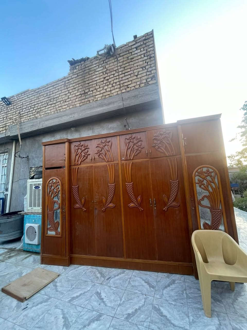 السلام عليكم غرفة للبيع ومستعجل على بيعتها رايدها ب550 وبيها مجال للطيبين
***********اتصل وتدلل العنوان الكوت انوار الصدر
