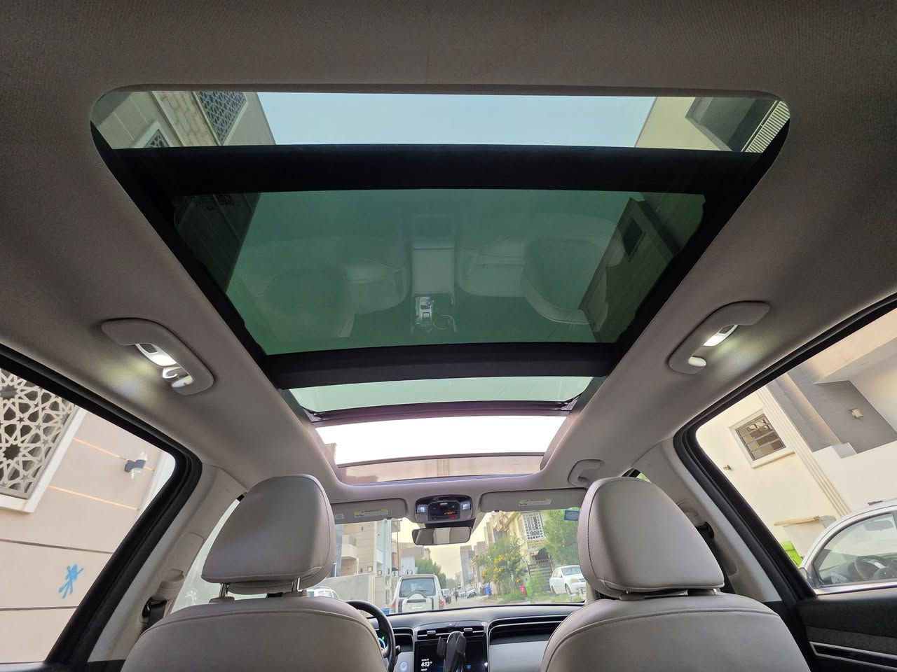 هونداي توسان موديل 2024 
ماشيه 22 الف ميل
رقم بغداد انكليزي
فوول السياره اخر حبه 
بصمه تشغيل عن بعد 
دخول لمس 
قفل لمس 
الجنطه الخلفيه كهرباء بصمه
تتحرك السياره بالبصمه 
داخل جلد ابيض 
 كشن كهرباء  مع خزن وضعيات الجلوس 
كشنات تدفئه وتبريد
الستيرن تدفئه
شاشه ابل كار بلي منافذ شحن وشحن لاسلكي
كامرات 360
رادار 360
رادار بالمري
مري تحكم كهرباء
تنبيه خروج من المسار 
توقف ذاتي امامي وخلف
بانوراما 
نظام فور ويل ذكي
كير محرك تبريد تخم تاير صدر  بحاله ممتازه جدا
السياره جديده جدا 
حادث السياره فقط بنيد مبدل
 راديترات بلاديه مال شركه ماتبدلت والدعاميه نفسها تصلحت 
السعر 22 الف وبي مجال 
العنوان بغداد حي القادسيه 
للاتصال ***********
