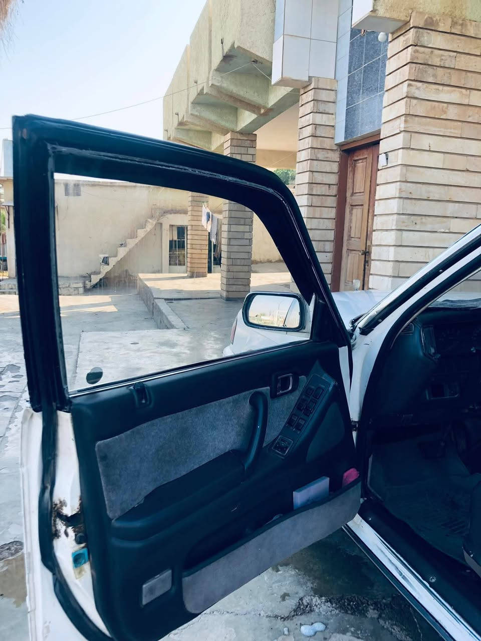 سلام عليكم ارنب يسار اصلي للبيع موديل 93 محرك 3000 صبغ جماليه بدون ضرر تدفئه وتبريد كهربائيات كلها شقاله السعر 75 وبيها مجال شي قليل ارقم *********** مكاني صلاح الدين قضاء بيجي
