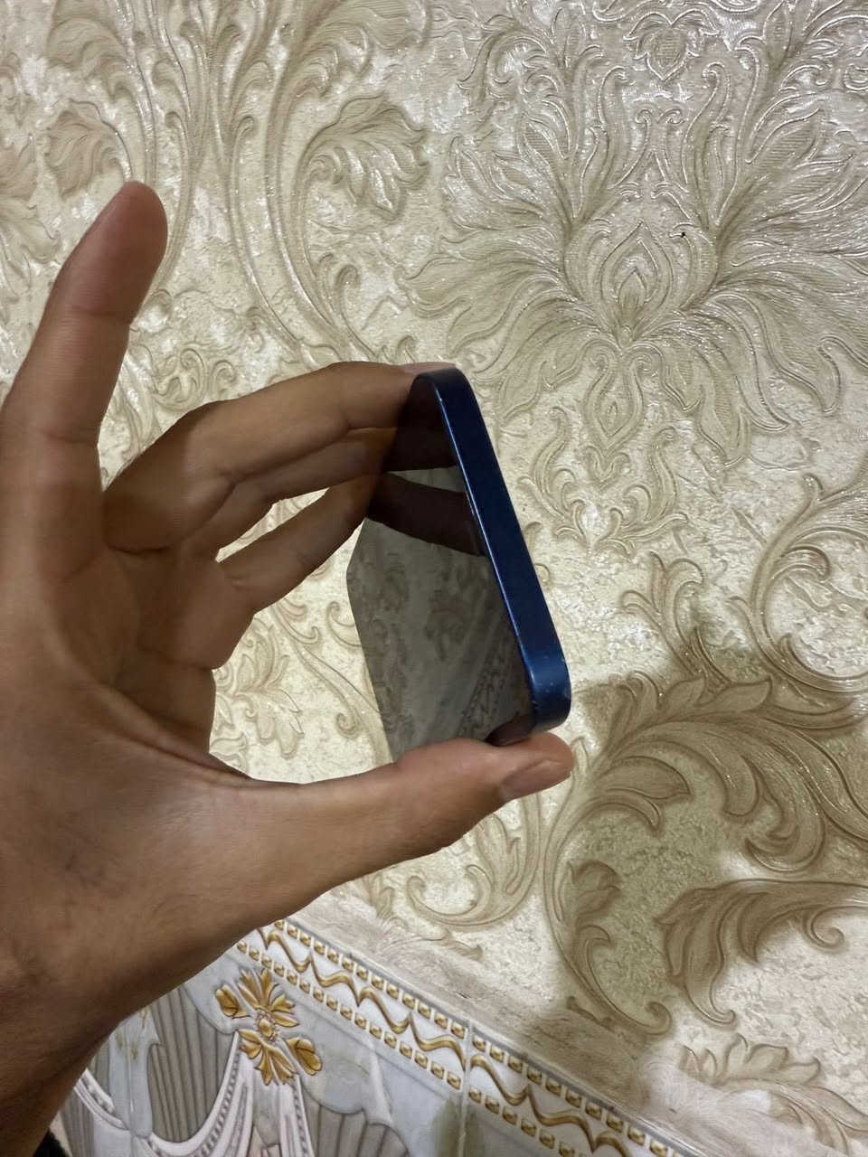 ايفون 12 ميني للبيع
ايفون 12 mini للبيع نظيف مع كارتونه والكيبل ، ما مفتوح ولا مبدل بي اي قطعة وكلشي شغال جهاز يخبل بس محتاج واريد ابيعه 
نسبة البطارية: 75% ما مرفوعة ولا مبدلة
السعر 250
***********
