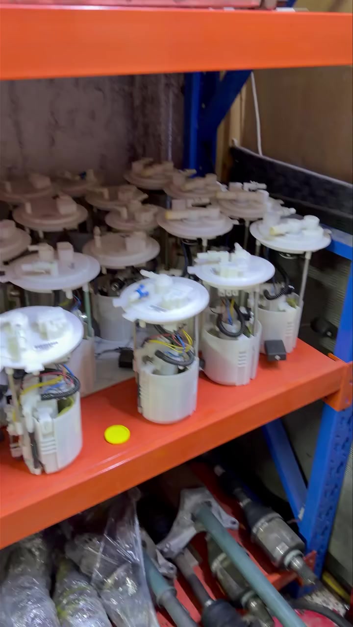 عبواة فيول بام كامل اصلي مستخدم نظافة 90‎%‎ 

متوفر خدمة توصيل وتركيب داخل الورشة 

***********
