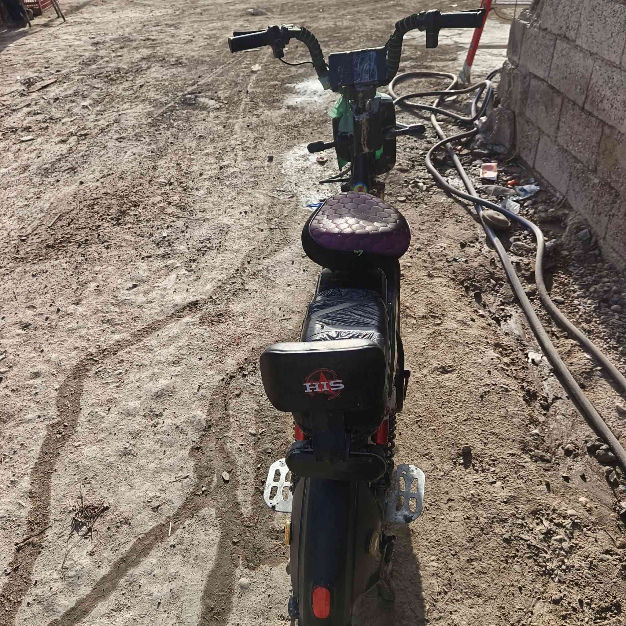 سلام عليكم  بايسكل  شحن  مكفول  5بطاريات  موديل 24 بايسكل جديد  مكان جبله //***********
