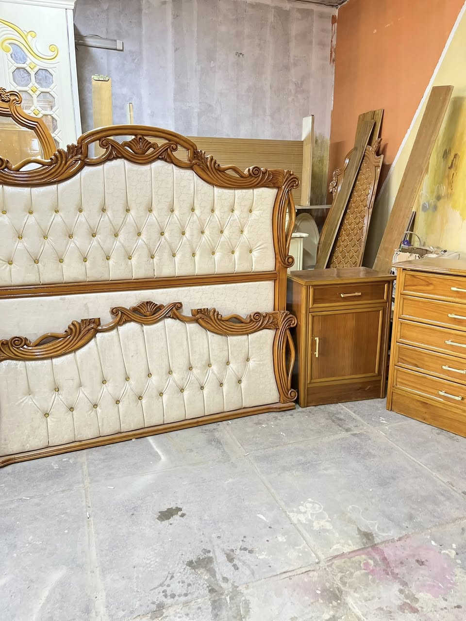 سلام عليكم غرفه صاج داخل وخارج صاج الوجه 5 ملم والداخل 4 ملم الأبواب سلايت شغل درجه اولئ حطاطه نضافه فوول استخدام قليل اي استفسسار واتساب ***********
