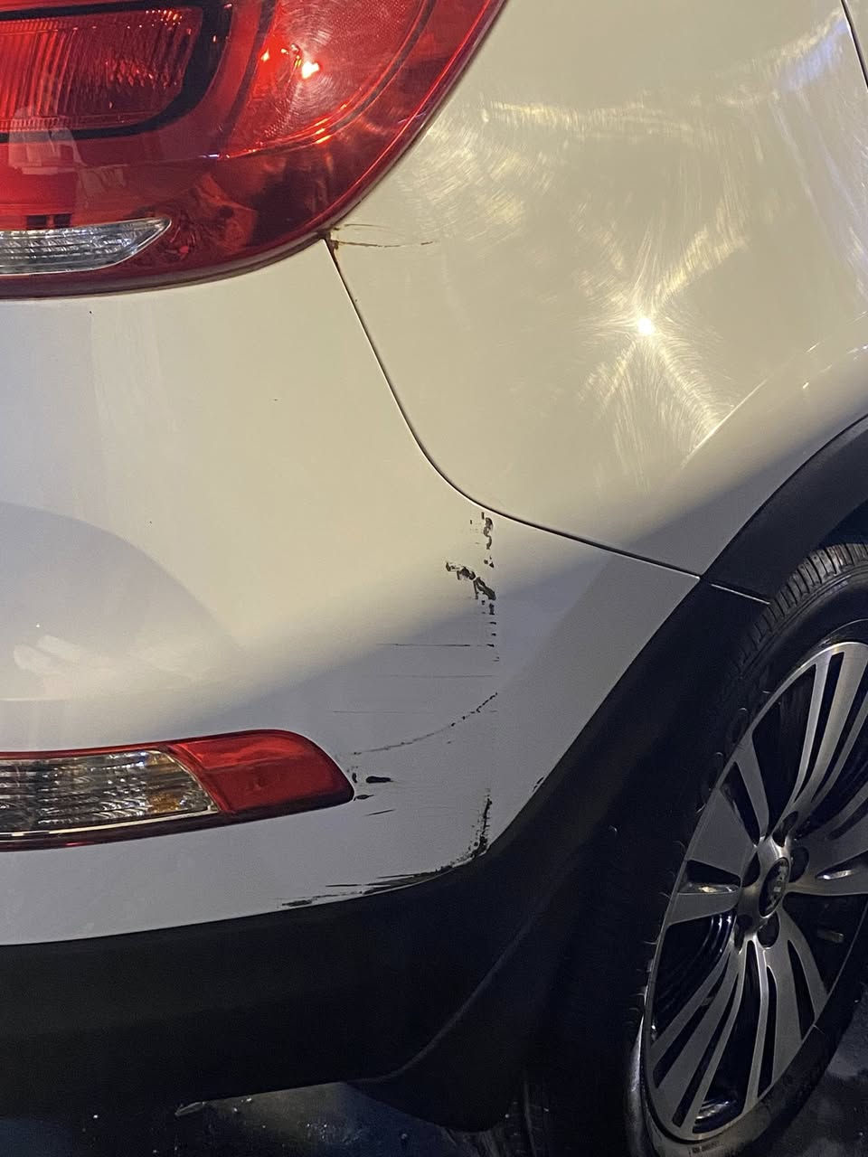 للبيع 🚘 كيا سبورتاج 2016 خليجي 

سيارة نظيفة جداً ، استعمال شخصي
ماشيه 53،000 الف فقط

 • 🏢 مكينة وكير برغي ما مفتوح بيها

 • 🛠️ حدادية 100% بدون أي حادث (رصعات وضربات خفيفه كلش )

 • 📄 السيارة باسمي

 • 📍 رقم بغداد

✨ المواصفات:

 • حساسات خلفية

كاميرا بالمرايا

 • كروز كنترول (تحكم بالسرعة)

 • تحكم استيرن جهتين

 • مرايا شفط

 • إشارات بالمرايا

 • ويل كروم

 • محرك 2000 
* 4 سلندر
بانوراما قطعتين

تايرات تخم جديد و الصدر كله مبدل من الشركه (موجوده وصولات)
التبريد ادامه كل سنه

📍 الموقع: بغداد - الدوره او زيونه

📞 للاتصال والاستفسار:

***********
